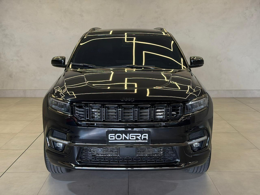 Foto do veículo JEEP COMMANDER  BLACK HURRICANE 2.0 4X4 TB AUT 2025 12.104 KM 229.900,00