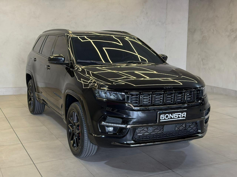Foto do veículo JEEP COMMANDER  BLACK HURRICANE 2.0 4X4 TB AUT 2025 12.104 KM 229.900,00