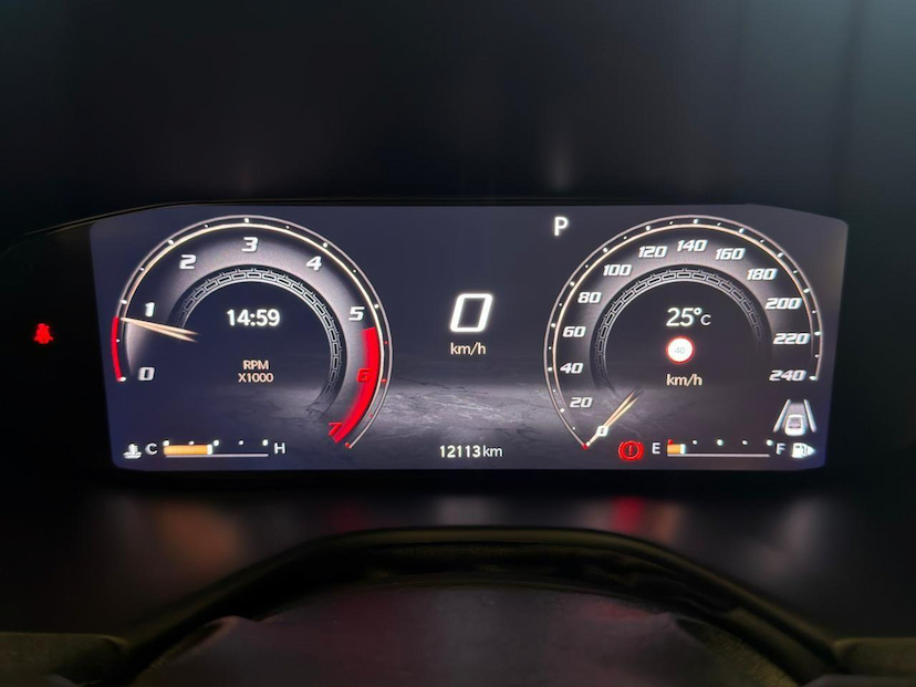 Foto do veículo JEEP COMMANDER  BLACK HURRICANE 2.0 4X4 TB AUT 2025 12.104 KM 229.900,00