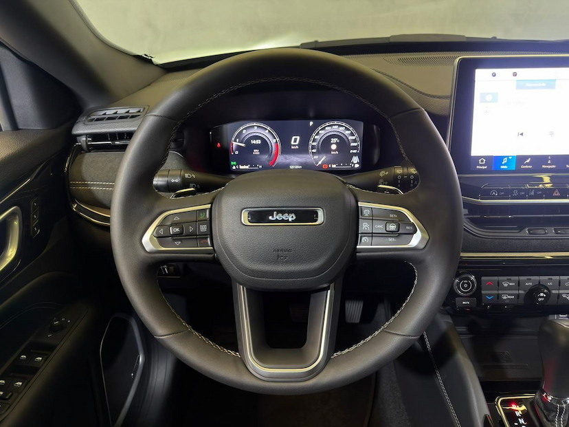 Foto do veículo JEEP COMMANDER  BLACK HURRICANE 2.0 4X4 TB AUT 2025 12.104 KM 229.900,00