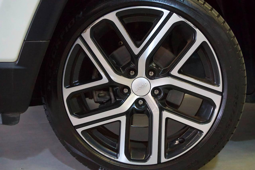 Foto do veículo JEEP COMPASS  LIMITED T270 1.3 TB 4X2 FLEX AUT 2025 17.885 KM 162.900,00