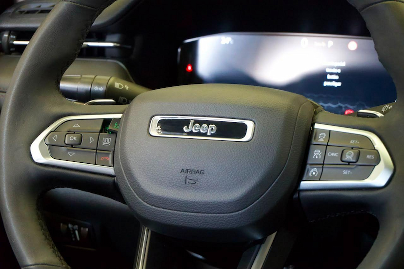 Foto do veículo JEEP COMPASS  LIMITED T270 1.3 TB 4X2 FLEX AUT 2025 17.885 KM 162.900,00