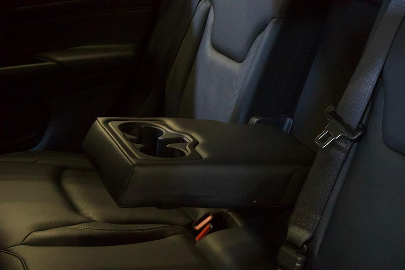 Foto do veículo JEEP COMPASS  LONG. NIG. EAGLE 1.3 4X2 FLEX AUT. 2025 16.318 KM 159.900,00