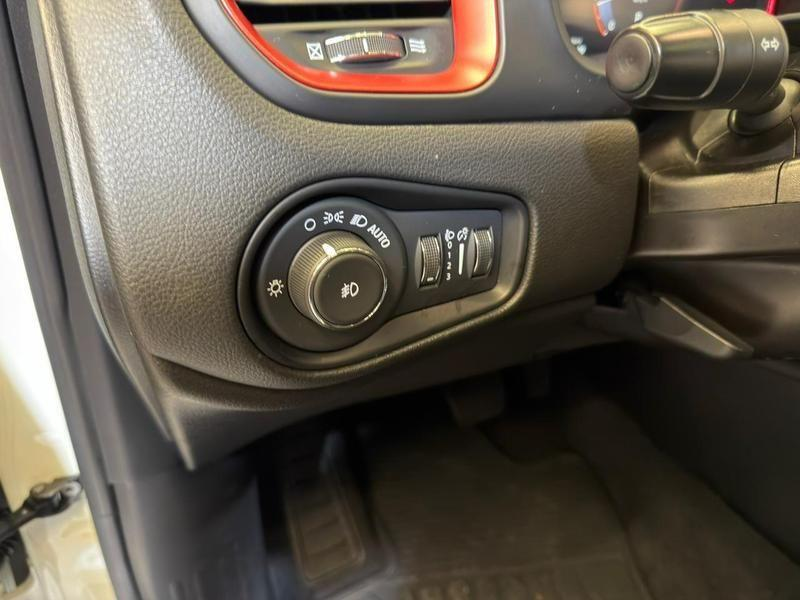 Foto do veículo JEEP RENEGADE  TRAILHAWK T270 1.3 TB FLEX AUT 2024 25.958 KM 128.900,00