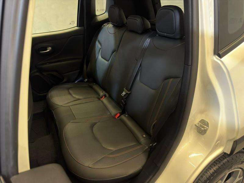Foto do veículo JEEP RENEGADE  TRAILHAWK T270 1.3 TB FLEX AUT 2024 25.958 KM 128.900,00