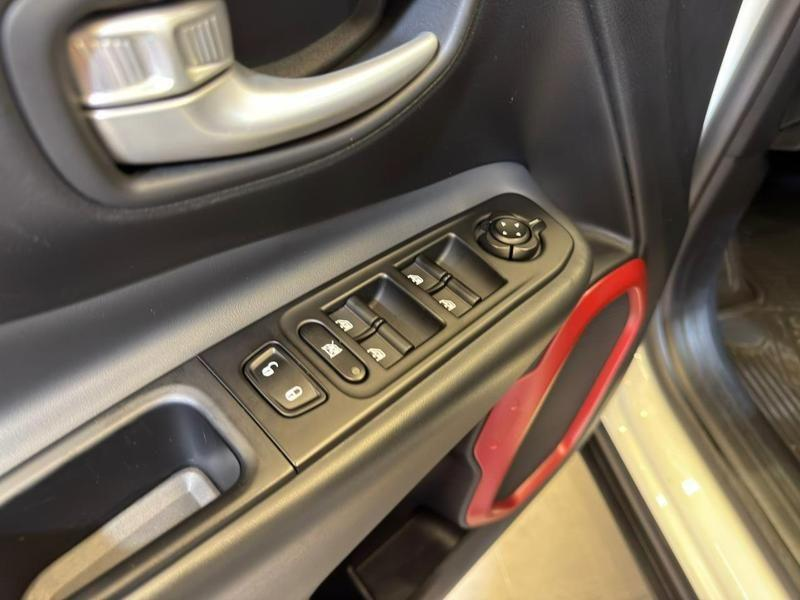 Foto do veículo JEEP RENEGADE  TRAILHAWK T270 1.3 TB FLEX AUT 2024 25.958 KM 128.900,00