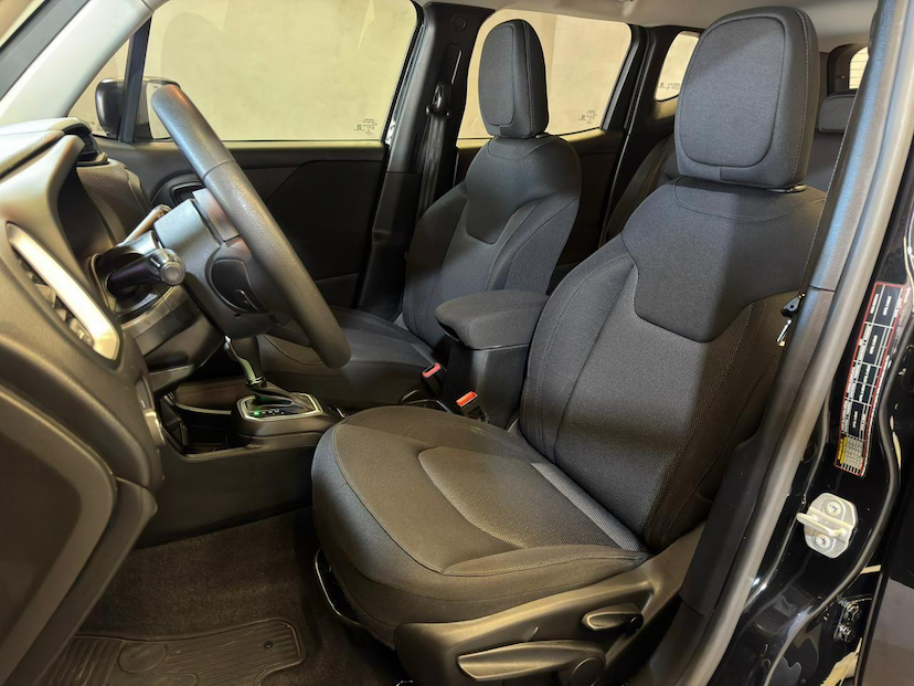 Foto do veículo JEEP RENEGADE  SPORT 1.8 FLEX AUT 2021 41.264 KM 83.900,00