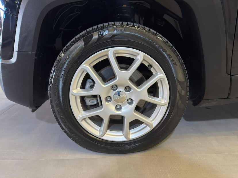 Foto do veículo JEEP RENEGADE  SPORT 1.8 FLEX AUT 2021 41.264 KM 83.900,00