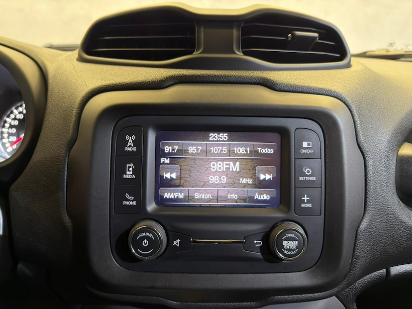 Foto do veículo JEEP RENEGADE  SPORT 1.8 FLEX AUT 2021 41.264 KM 83.900,00