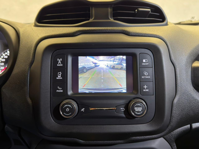 Foto do veículo JEEP RENEGADE  SPORT 1.8 FLEX AUT 2021 41.264 KM 83.900,00
