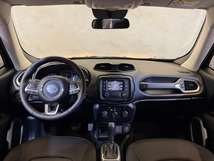 Foto do veículo JEEP RENEGADE  SPORT AT 2021 56.004 KM 81.900,00