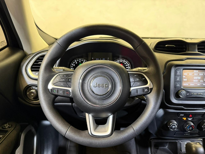 Foto do veículo JEEP RENEGADE  SPORT AT 2021 56.004 KM 81.900,00