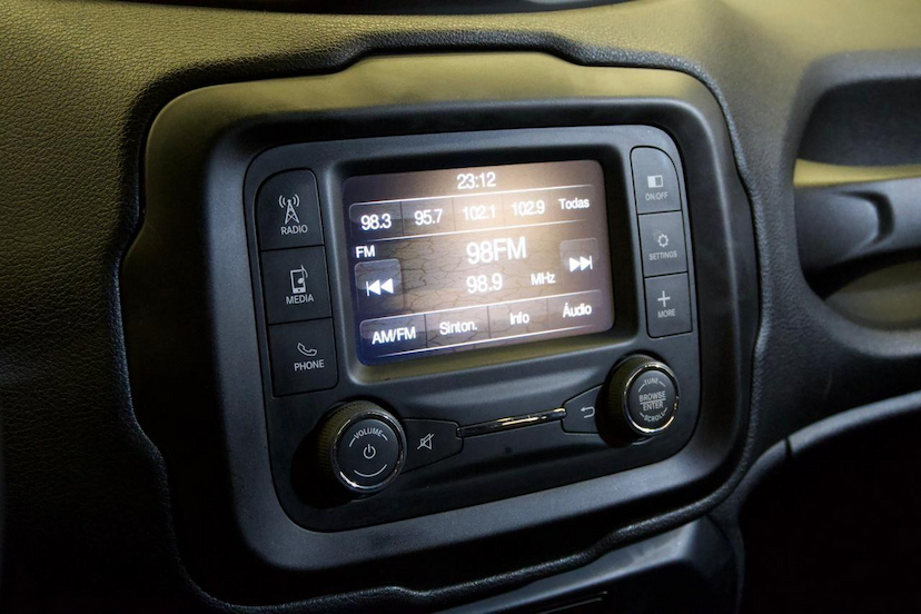 Foto do veículo JEEP RENEGADE  SPORT AT 2021 56.004 KM 81.900,00