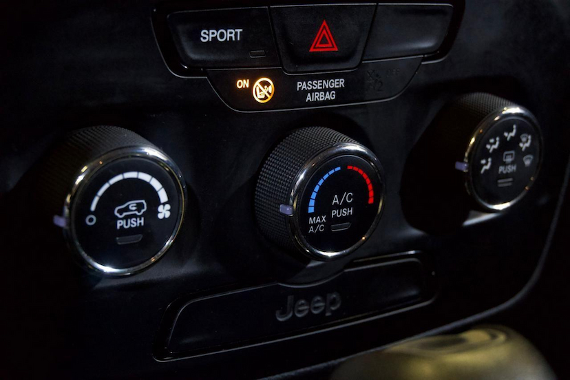 Foto do veículo JEEP RENEGADE  SPORT AT 2021 56.004 KM 81.900,00