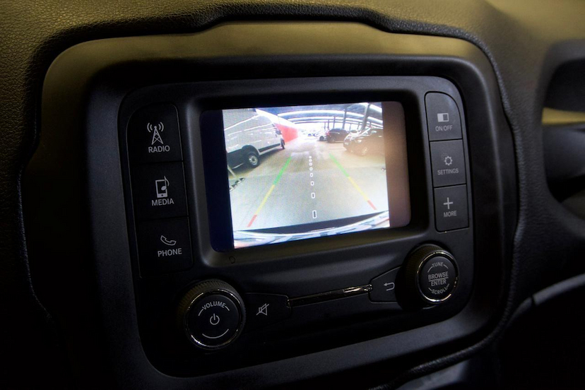 Foto do veículo JEEP RENEGADE  SPORT AT 2021 56.004 KM 81.900,00