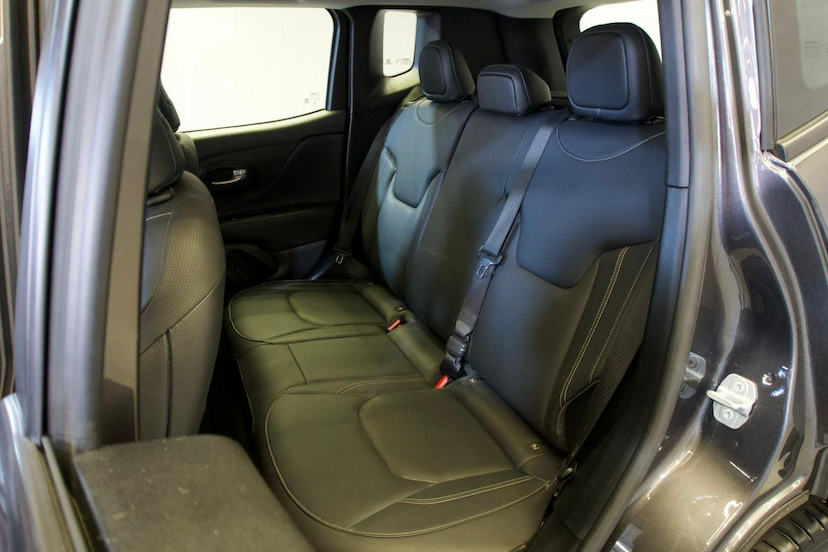Foto do veículo JEEP RENEGADE  LONGITUDE NIGHT EAGLE 1.3 TB FLEX AUT 2025 9.483 KM 128.900,00