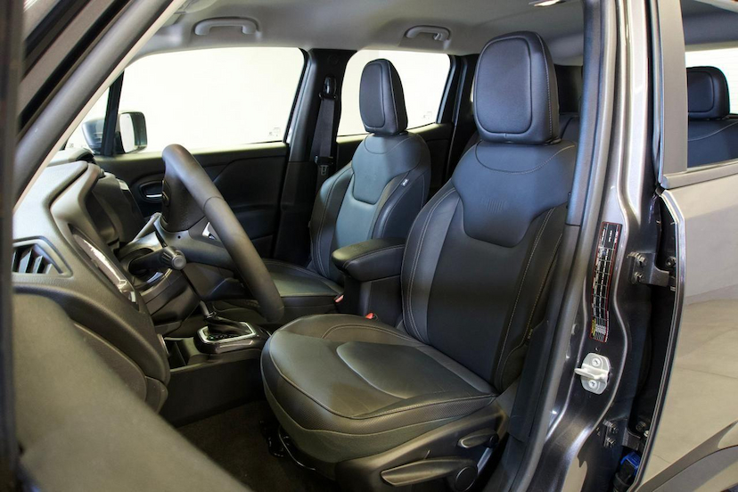 Foto do veículo JEEP RENEGADE  LONGITUDE NIGHT EAGLE 1.3 TB FLEX AUT 2025 9.483 KM 128.900,00
