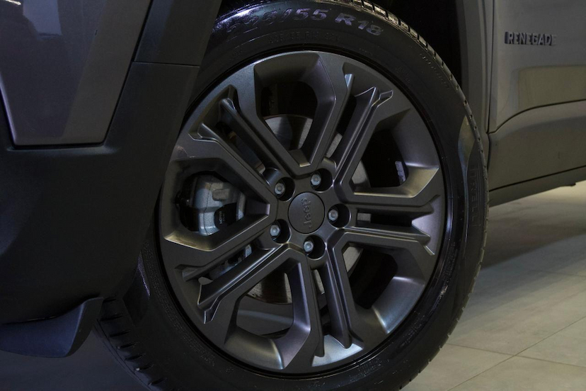 Foto do veículo JEEP RENEGADE  LONGITUDE NIGHT EAGLE 1.3 TB FLEX AUT 2025 9.483 KM 128.900,00