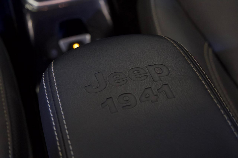 Foto do veículo JEEP RENEGADE  LONGITUDE NIGHT EAGLE 1.3 TB FLEX AUT 2025 9.483 KM 128.900,00