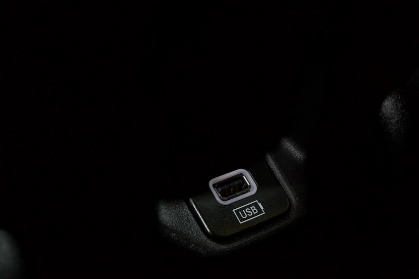 Foto do veículo JEEP RENEGADE  LONGITUDE NIGHT EAGLE 1.3 TB FLEX AUT 2025 9.483 KM 128.900,00