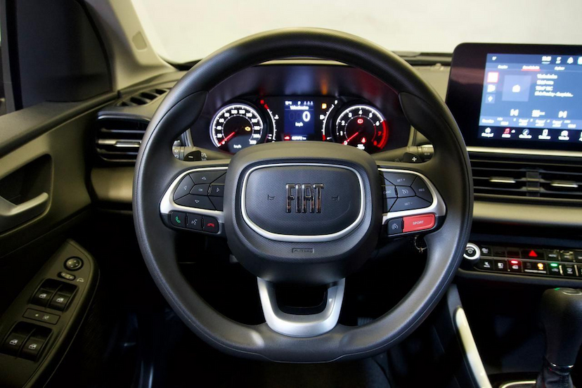 Foto do veículo FIAT FASTBACK  TURBO 200 2025 27.346 KM 112.900,00