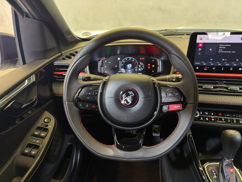 Foto do veículo FIAT PULSE  ABARTH 270 2025 1.188 KM 132.900,00