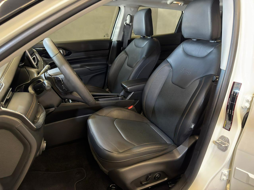 Foto do veículo JEEP COMPASS  LIMITED T270 1.3 TB 4X2 FLEX AUT 2023 24.160 KM 152.900,00