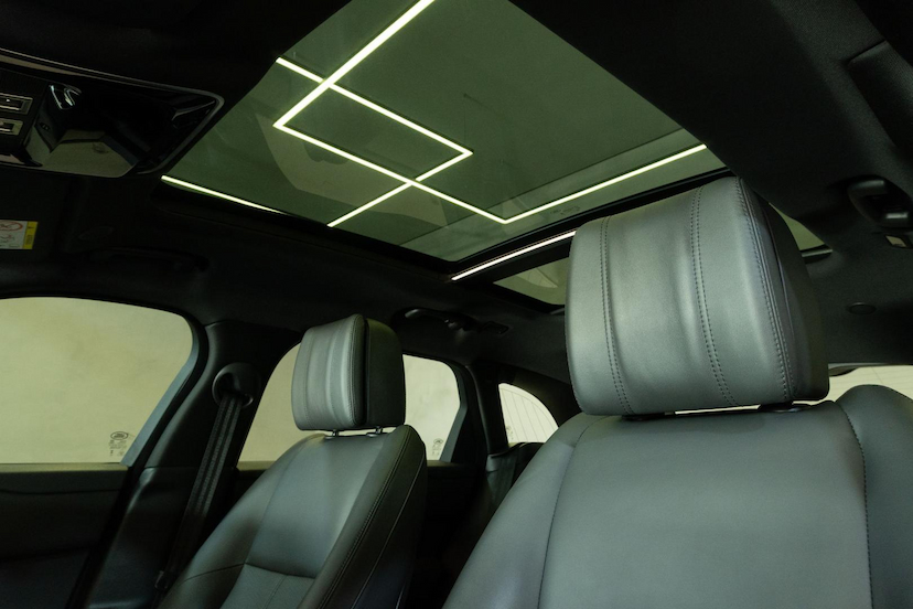 Foto do veículo LAND ROVER VELAR RANGE R.  DYN 2.0 P400E (HIB.) 2024 29.575 KM 419.900,00