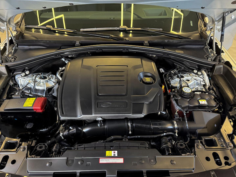Foto do veículo LAND ROVER VELAR RANGE R.  DYN 2.0 P400E (HIB.) 2024 29.575 KM 419.900,00