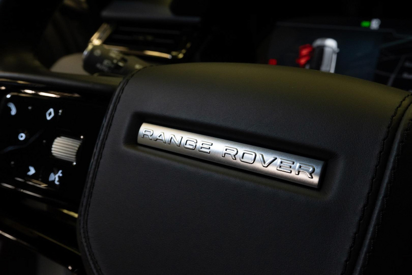 Foto do veículo LAND ROVER VELAR RANGE R.  DYN 2.0 P400E (HIB.) 2024 29.575 KM 419.900,00