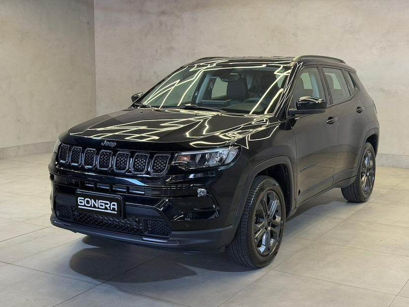 Foto do veículo JEEP COMPASS  LONG TF 2024 15.347 KM 139.900,00