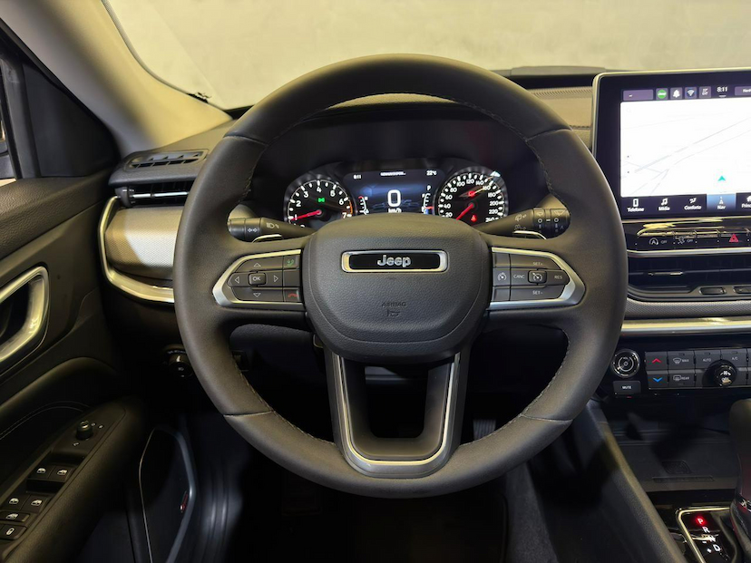Foto do veículo JEEP COMPASS  LONG TF 2024 15.347 KM 139.900,00