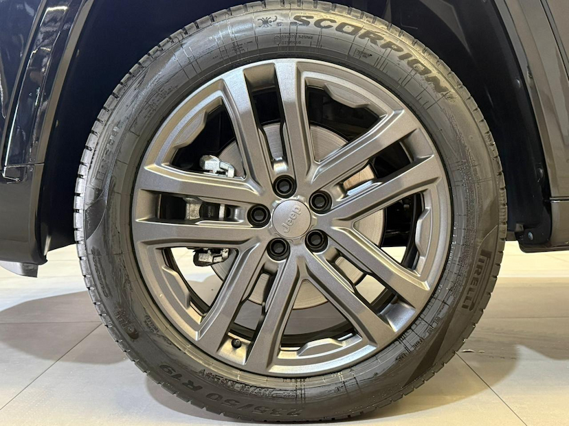 Foto do veículo JEEP COMMANDER  OVERLAND HURRIC 2.0 4X4 TB AUT 2025 6.280 KM 234.900,00
