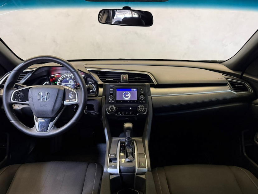 Foto do veículo HONDA CIVIC  SEDAN SPORT 2.0 FLEX 16V AUT.4P 2017 122.945 KM 101.900,00