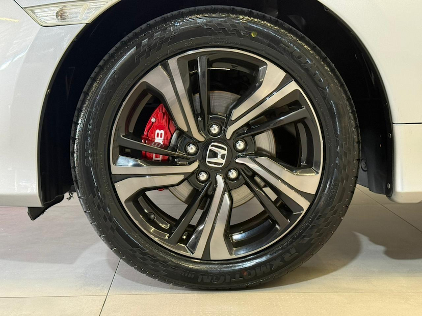 Foto do veículo HONDA CIVIC  SEDAN SPORT 2.0 FLEX 16V AUT.4P 2017 122.945 KM 101.900,00