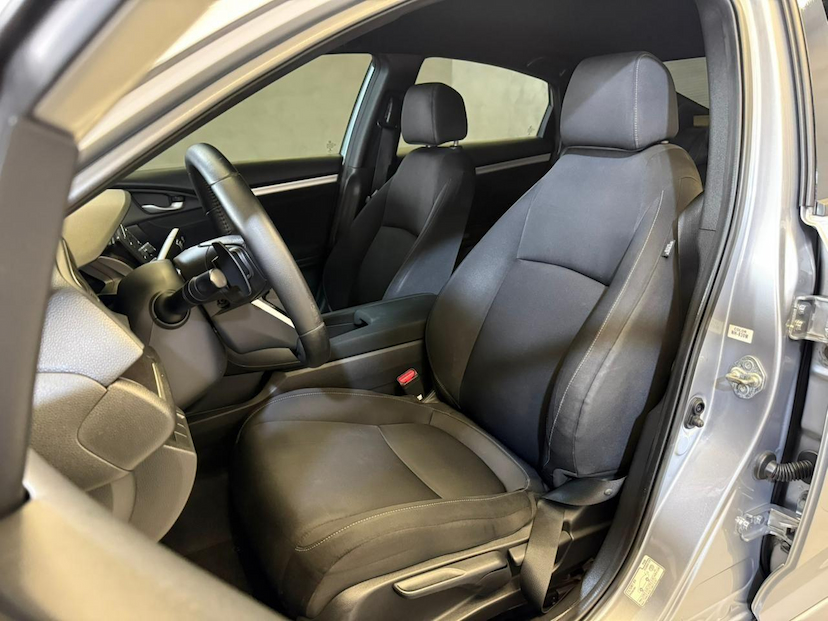 Foto do veículo HONDA CIVIC  SEDAN SPORT 2.0 FLEX 16V AUT.4P 2017 122.945 KM 101.900,00