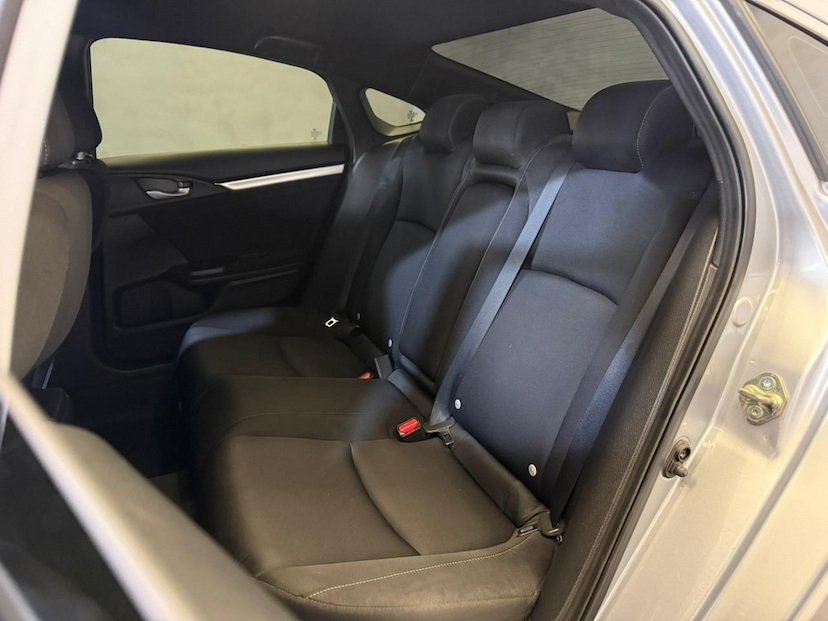 Foto do veículo HONDA CIVIC  SEDAN SPORT 2.0 FLEX 16V AUT.4P 2017 122.945 KM 101.900,00