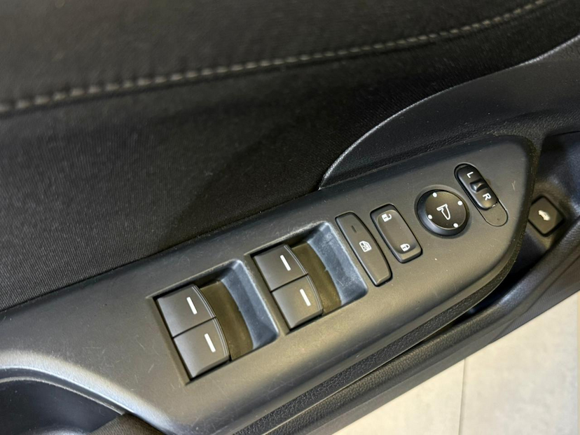 Foto do veículo HONDA CIVIC  SEDAN SPORT 2.0 FLEX 16V AUT.4P 2017 122.945 KM 101.900,00