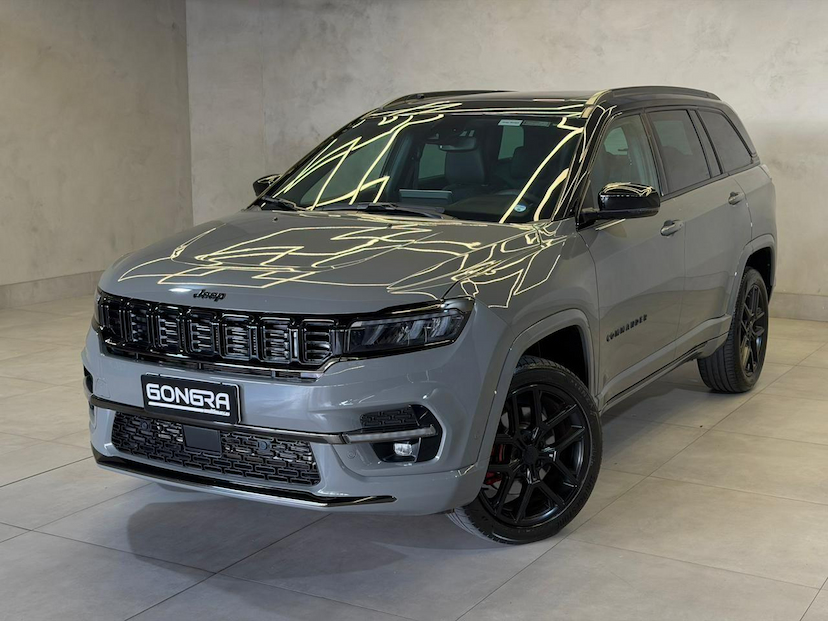 Foto do veículo JEEP COMMANDER  BLACK HURRICANE 2.0 4X4 TB AUT 2025 24.092 KM 234.900,00