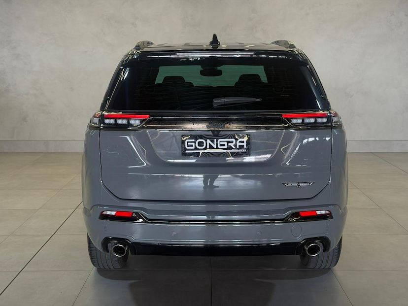 Foto do veículo JEEP COMMANDER  BLACK HURRICANE 2.0 4X4 TB AUT 2025 24.092 KM 234.900,00