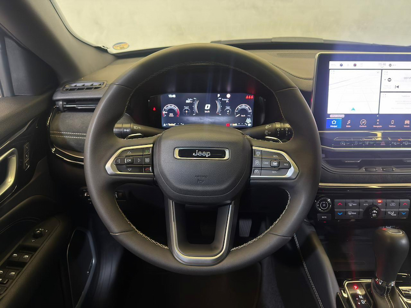 Foto do veículo JEEP COMMANDER  BLACK HURRICANE 2.0 4X4 TB AUT 2025 24.092 KM 234.900,00