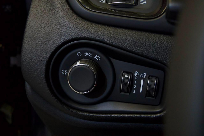 Foto do veículo JEEP RENEGADE  LONGITUDE T270 1.3 TB 4X2 FLEX AUT 2024 30.687 KM 106.900,00