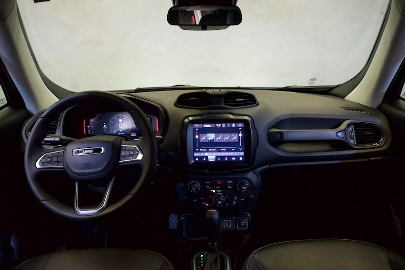 Foto do veículo JEEP RENEGADE  LONGITUDE T270 1.3 TB 4X2 FLEX AUT 2024 30.687 KM 106.900,00