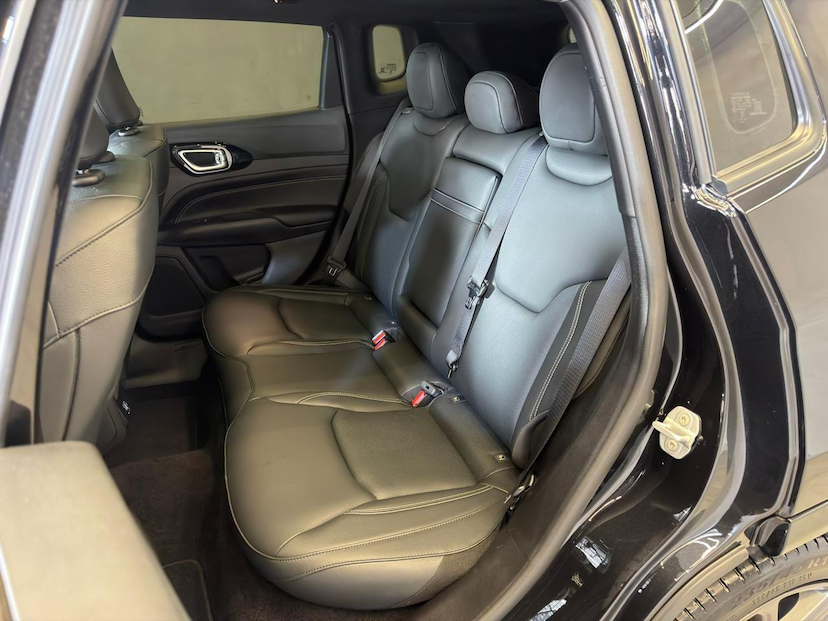 Foto do veículo JEEP COMPASS  SERIE S T 2025 25.194 KM 172.900,00