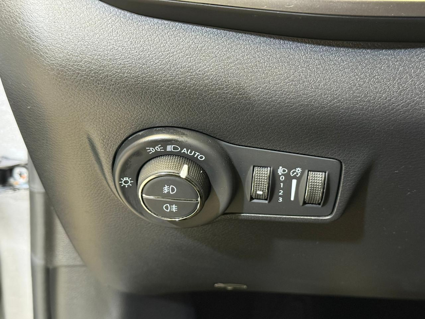Foto do veículo JEEP COMPASS  LONG TF 2022 34.124 KM 126.900,00