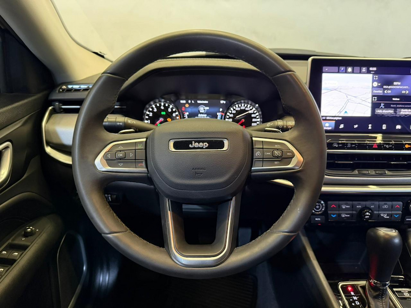 Foto do veículo JEEP COMPASS  LONG TF 2022 34.124 KM 126.900,00