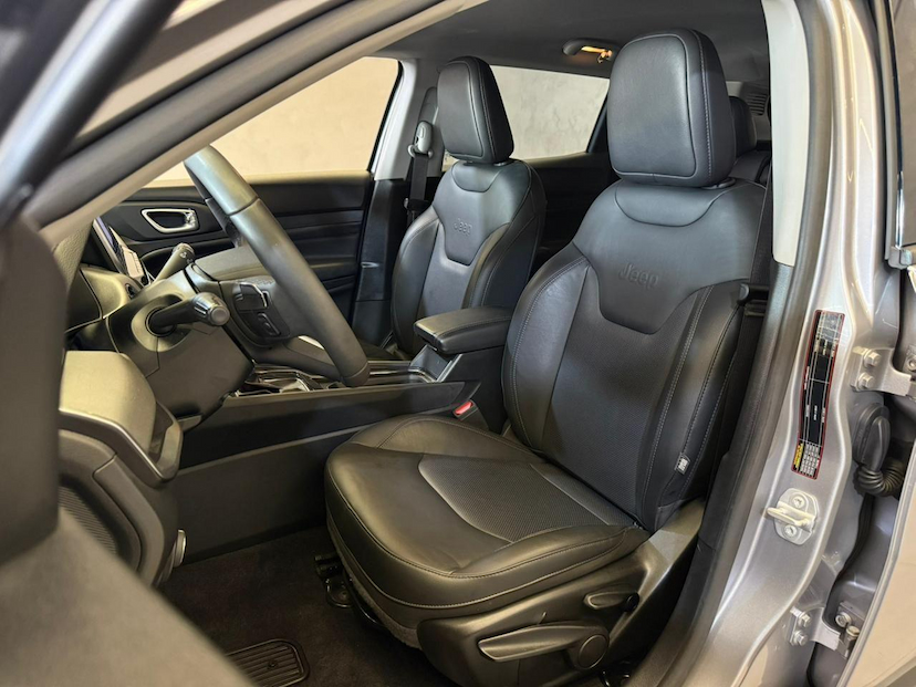 Foto do veículo JEEP COMPASS  LONG TF 2022 34.124 KM 126.900,00