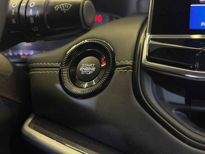 Foto do veículo JEEP COMMANDER  LONGITUDE T270 1.3 TB FLEX AUT 2026 5.800 KM 189.900,00