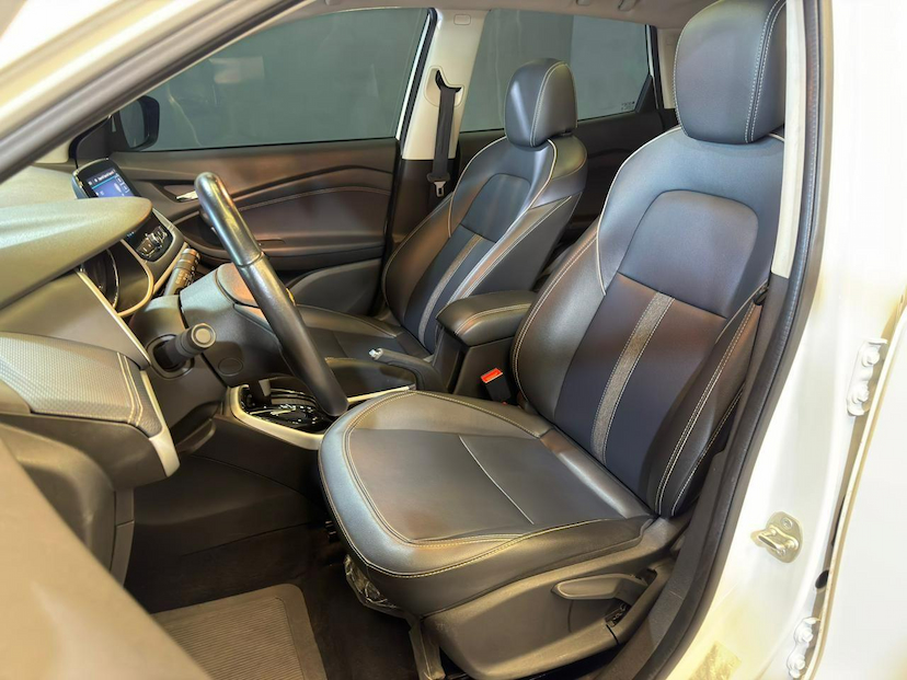 Foto do veículo CHEVROLET TRACKER  PREMIER 1.2 TURBO 12V FLEX AUT 2024 63.092 KM 115.900,00