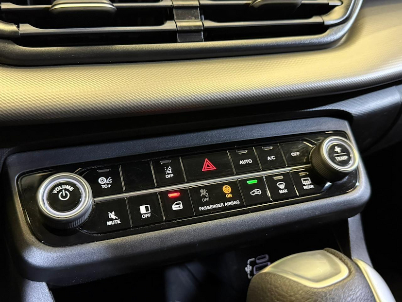 Foto do veículo FIAT FASTBACK  AUDACE TURBO 200 FLEX AT 4P 2023 38.817 KM 106.900,00